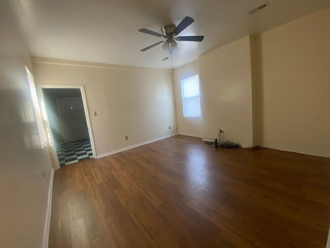 Building Photo - 314 W Leigh St