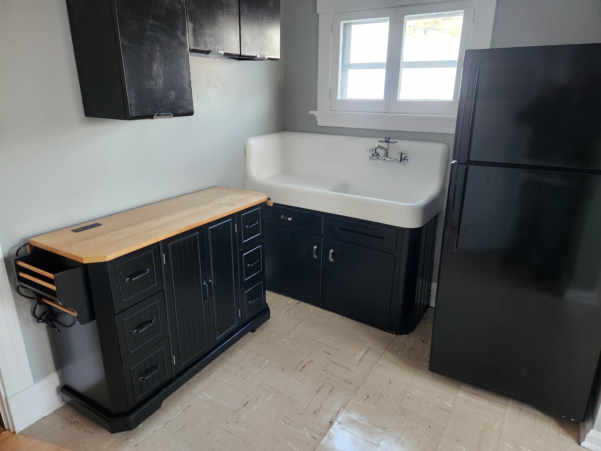 Building Photo - 1395 Section Rd