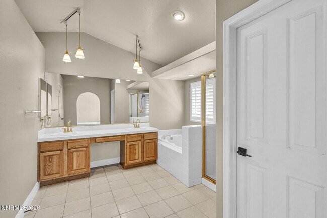 Building Photo - 6490 Brookview Cir