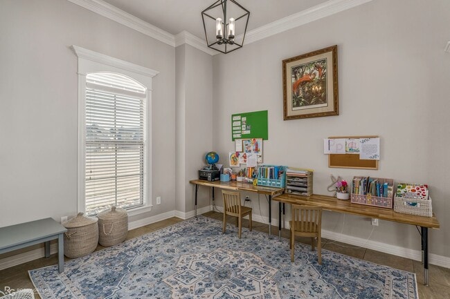 Building Photo - Beautiful 4 bedroom/4 Bathroom Home with a Peaceful Backyard