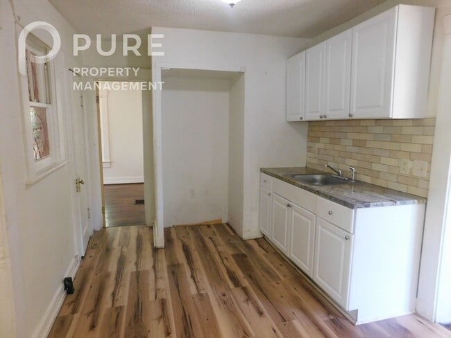 Building Photo - $200 Visa gift card offer!