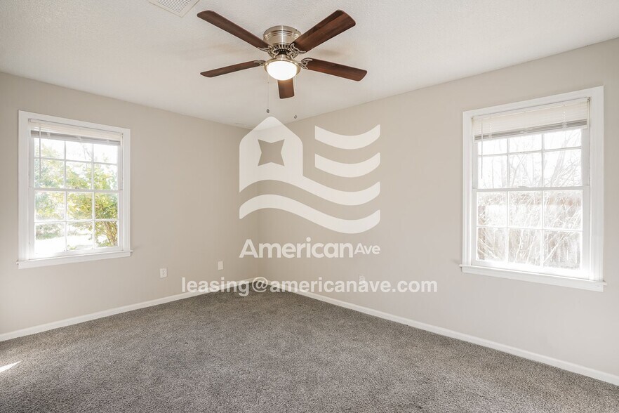 Building Photo - 210 Scarborough Rd