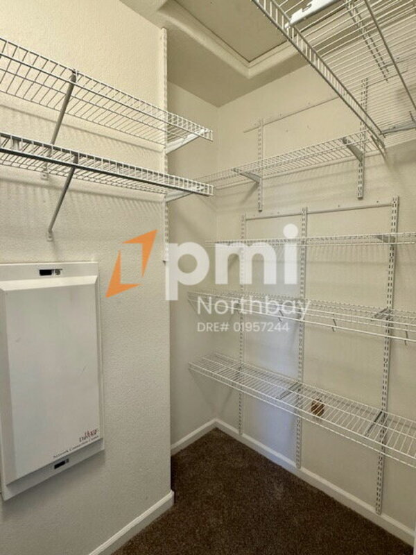 Building Photo - 869 Emerald Hills Cir