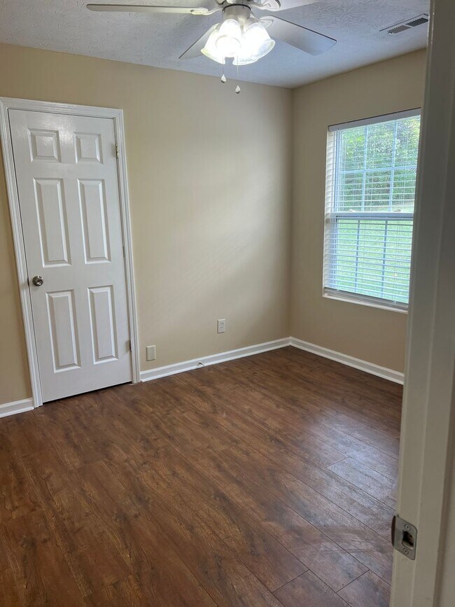 Building Photo - 3 bedroom 2 bath single family home for RENT!