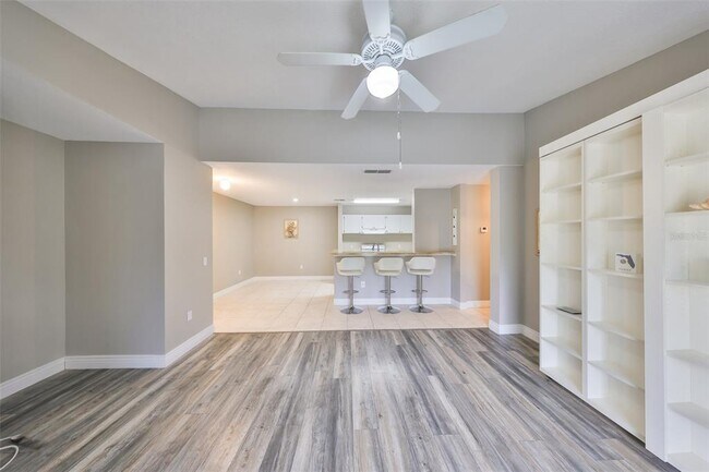 Building Photo - 9481 Highland Oak Dr