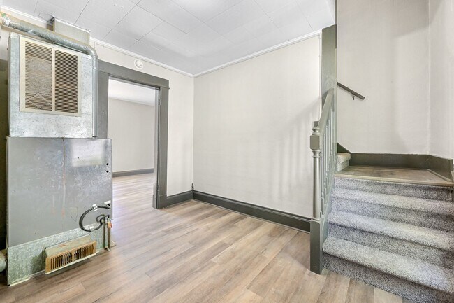 Building Photo - 4 Bedroom Home for Rent! Remodeled Home wi...