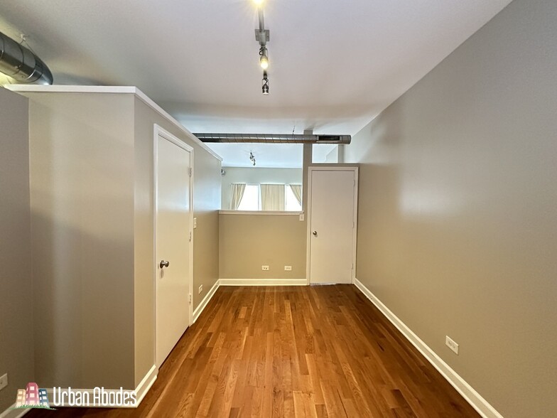Building Photo - 674 N Orleans St