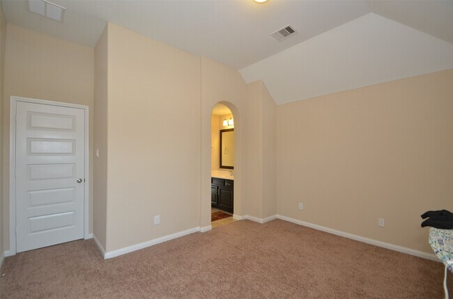 Building Photo - 27403 Canyon Reach Dr