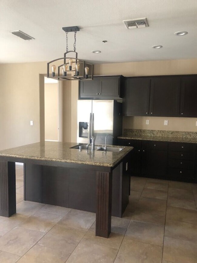 Building Photo - Beautiful Manteca Home in Quiet Neighborhood