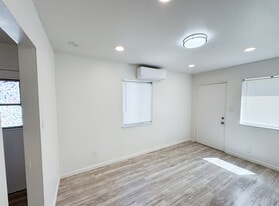 Building Photo - 2820 32nd Ave