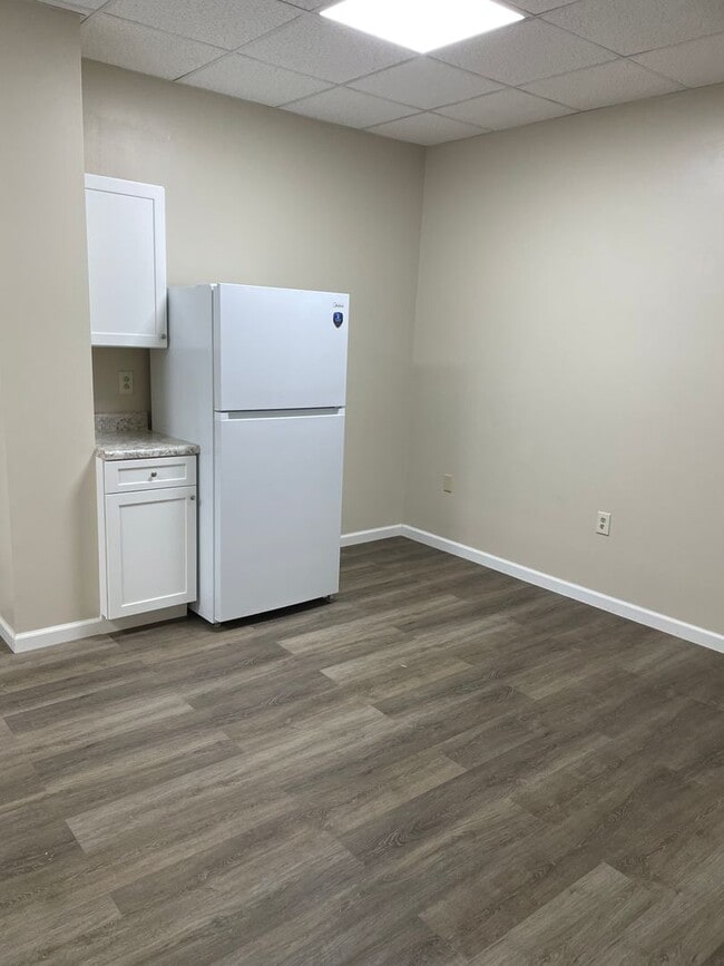 Building Photo - 9571 - 108/110 East Main St (MCPHEARSON BUILDING)