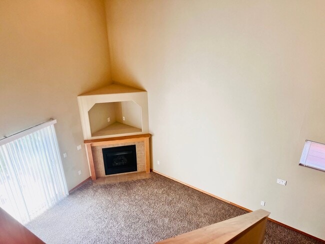 Building Photo - Enormous 4 Bed 2.5Bath + Bonus Room Great Lacey Neighborhood