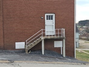 Building Photo - 2528 Sunset Blvd