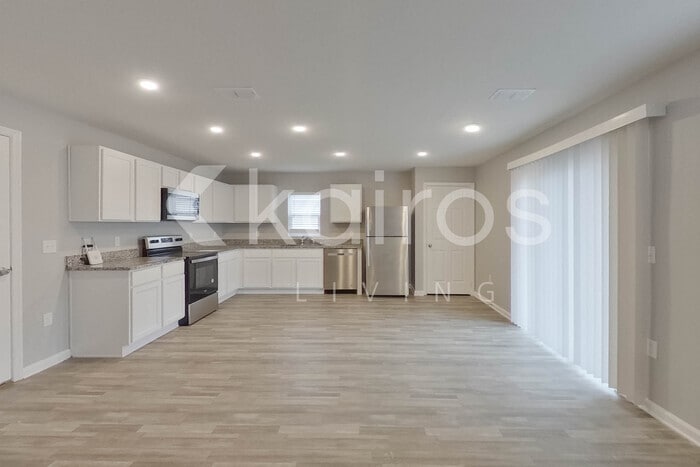 Building Photo - 1709 Nebraska Loop