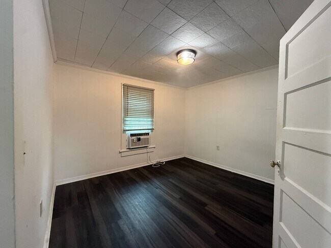 Building Photo - 2 Bedrooms, 1 Bathroom with Bonus Room - Home in West Rome!