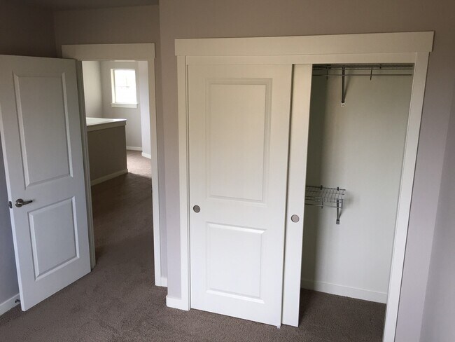 Building Photo - 3035 SW Black Butte Ln