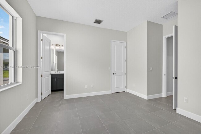 Building Photo - 13674 Spruce Pne Dr