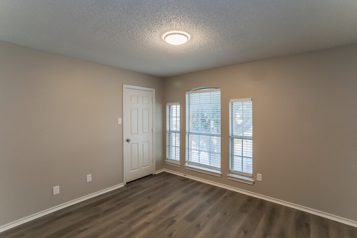 Building Photo - 5513 Maurie Dr