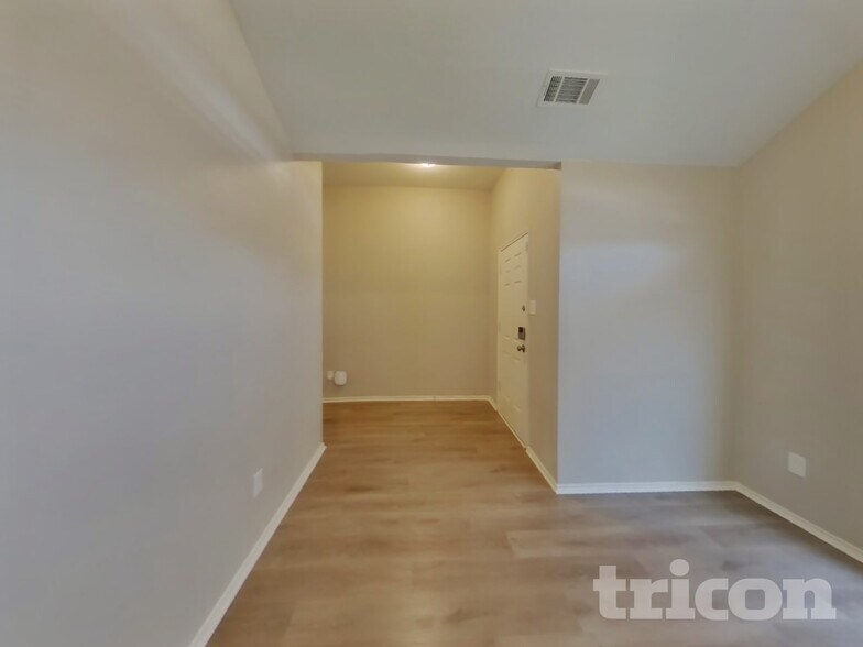 Building Photo - 1505 Nightingale Ct