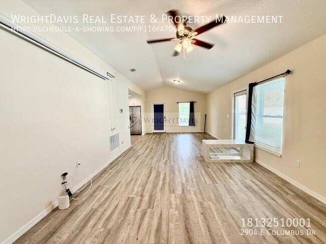 Building Photo - 2904 E Columbus Dr
