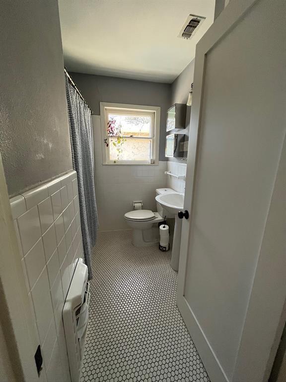 Building Photo - 2211 1/2 Pasadena Dr