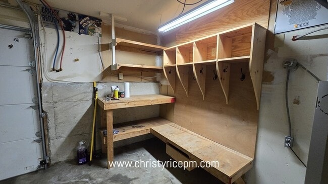 Building Photo - 12130 SE 47th Pl