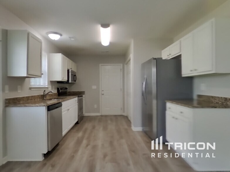 Building Photo - 4827 Canipe Dr