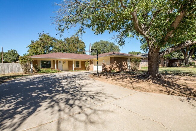 Building Photo - 1046 Jan Lee Dr