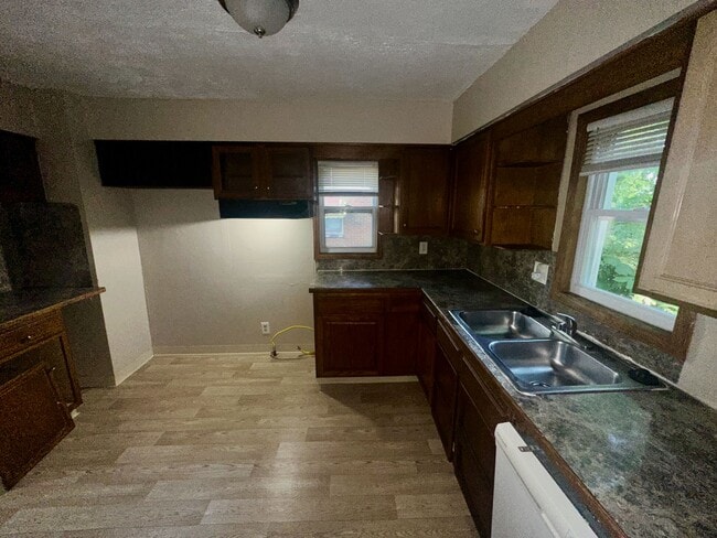 Building Photo - 728 McKinley Ave