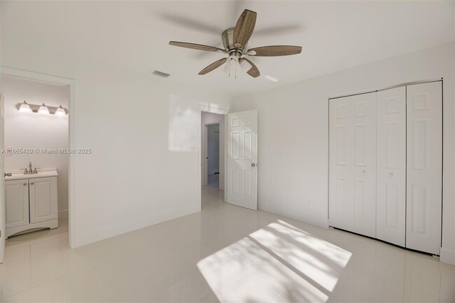 Building Photo - 832 NW 28th St