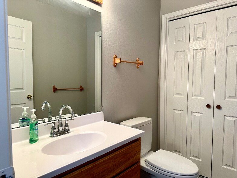 Building Photo - 939 Macon Hwy