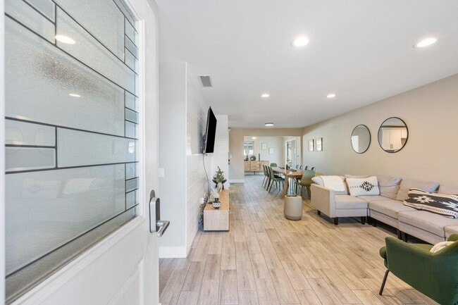 Building Photo - 82934 Vía Venecia