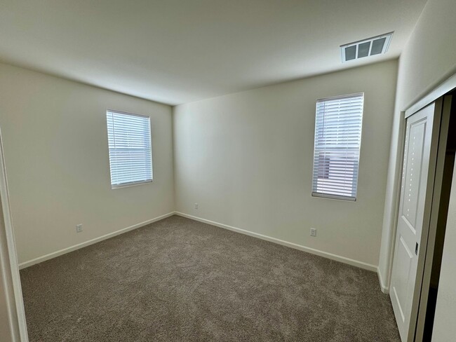 Building Photo - Brand New 4 bedroom Moreno Valley home wit...