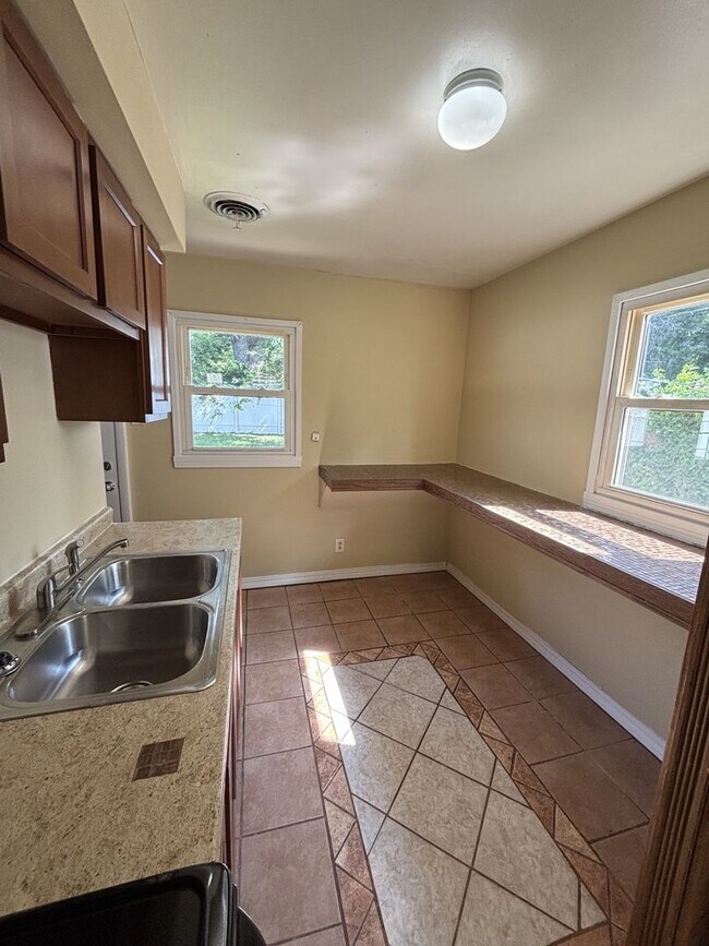 Building Photo - 228 Arcadia Dr