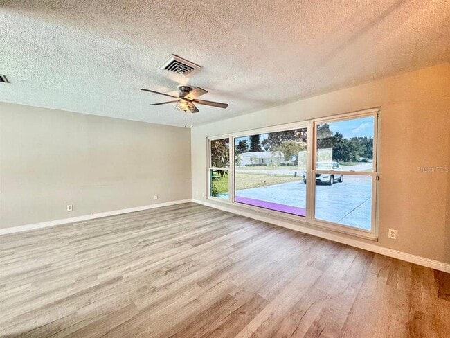 Building Photo - 2924 Catherine Dr