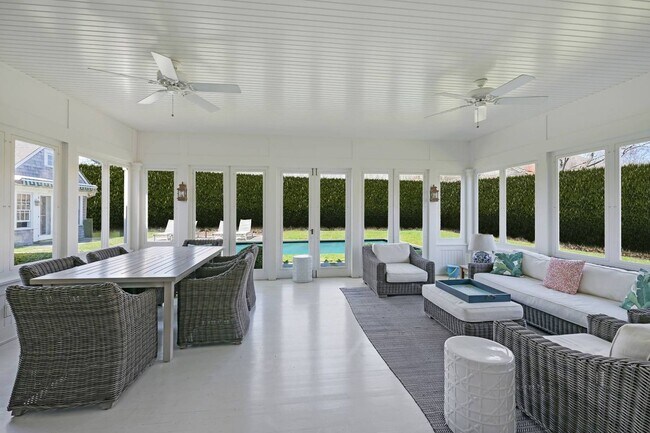 Building Photo - 121 Post Ln