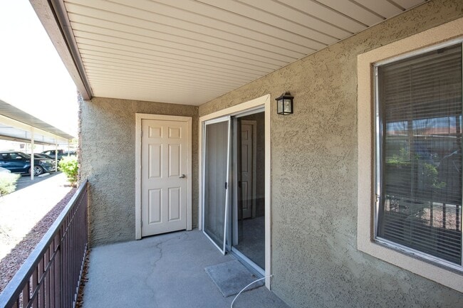 Building Photo - First floor unit in guard gated SW communi...