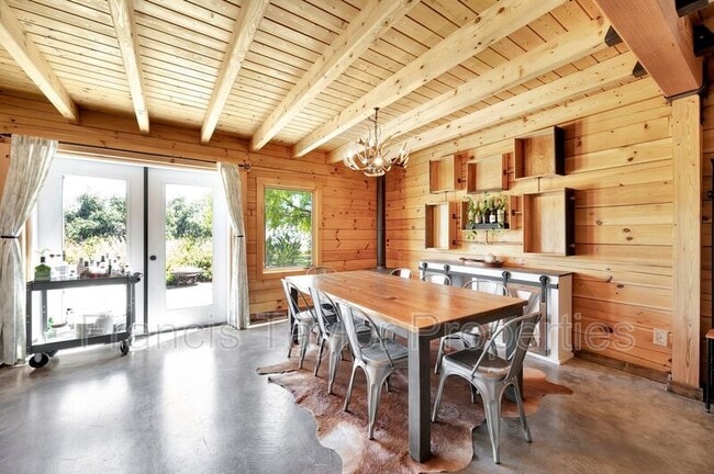 Building Photo - 2689 Daisy Ln