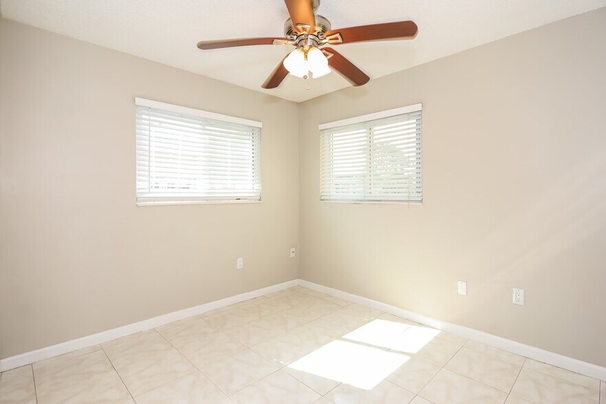 Building Photo - 9521 NW 25th St