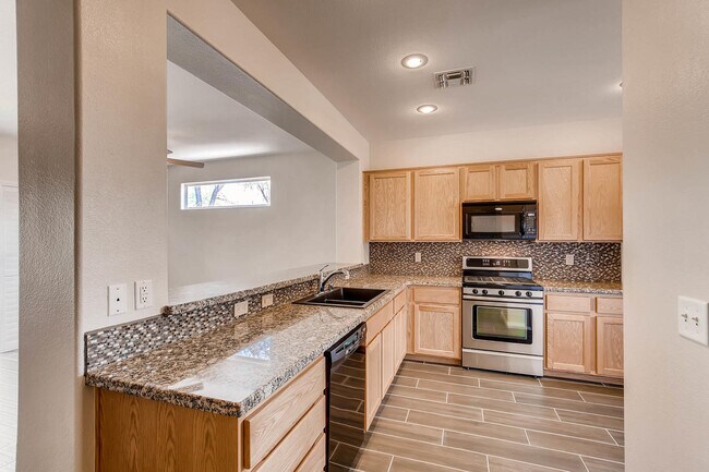 Building Photo - Updated 2 Bedroom in Sun City Anthem