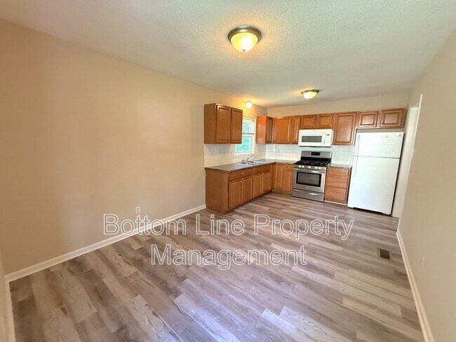 Building Photo - 612 Dundeen Dr