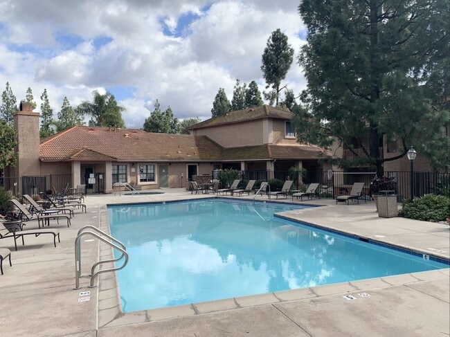 Building Photo - Rancho Bernardo 1 Bedroom Condo For Lease ...