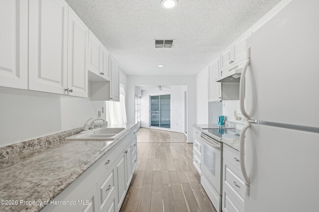 Building Photo - 7744 St Andrews Blvd