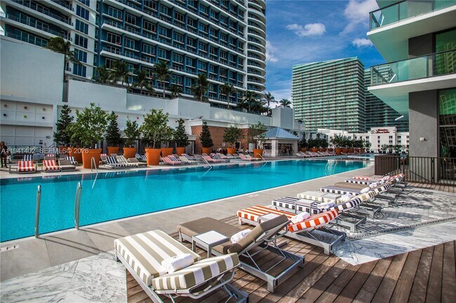 Building Photo - 1300 S Miami Ave