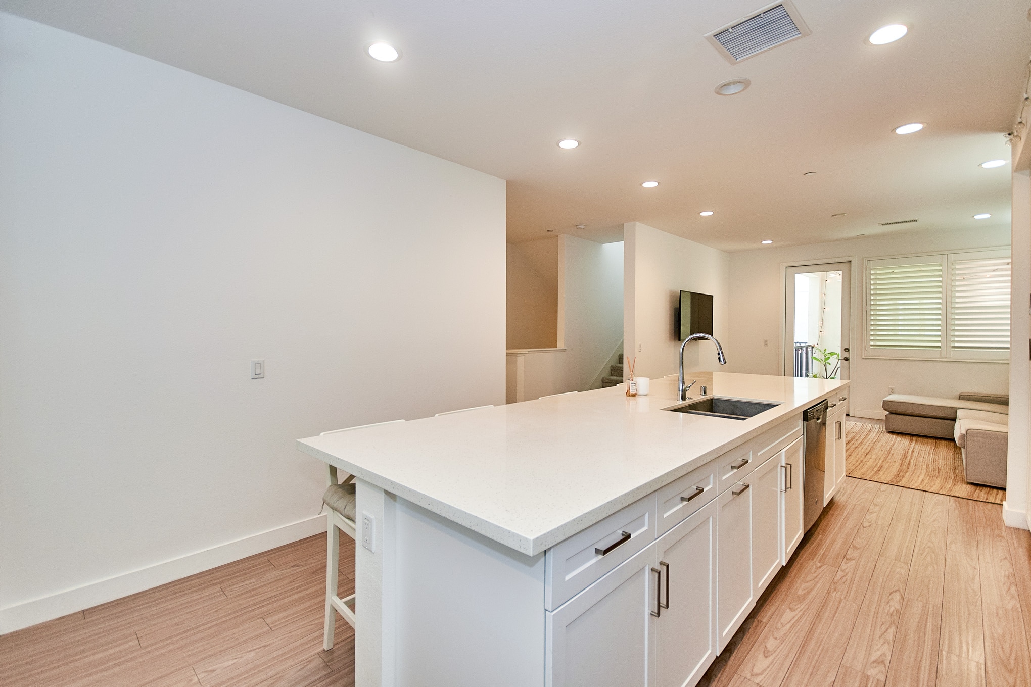 Building Photo - 9914 Artesia Blvd