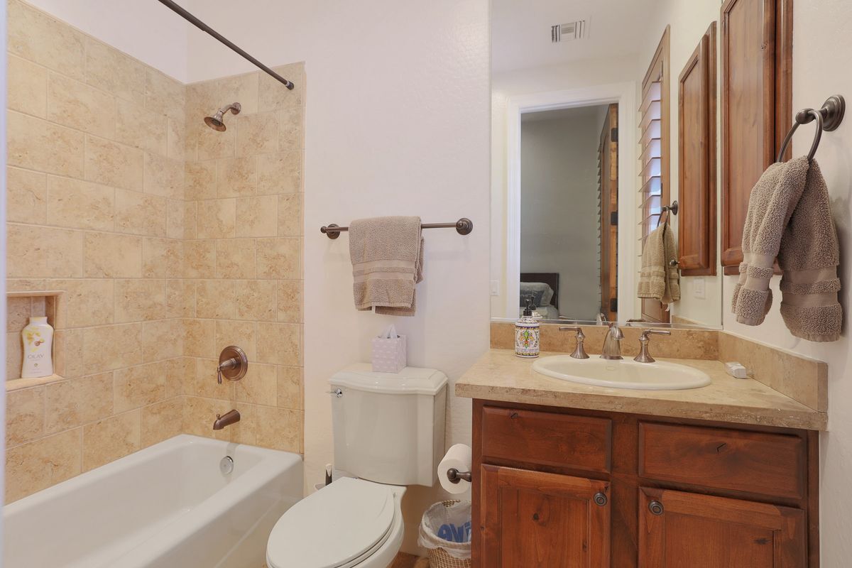 Building Photo - 9973 E Edgestone Dr