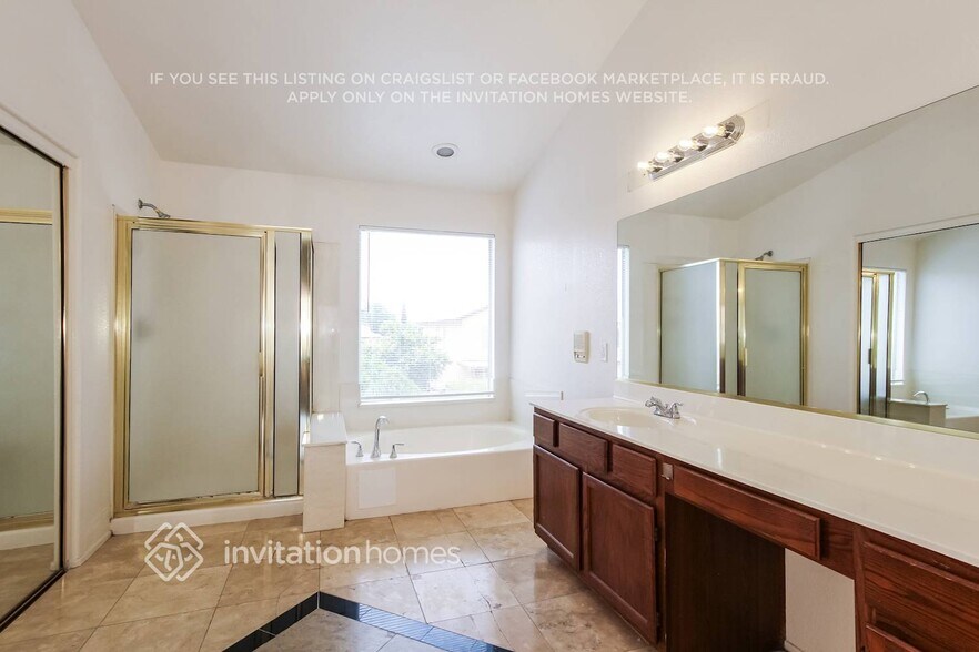 Building Photo - 11411 W Primrose Dr