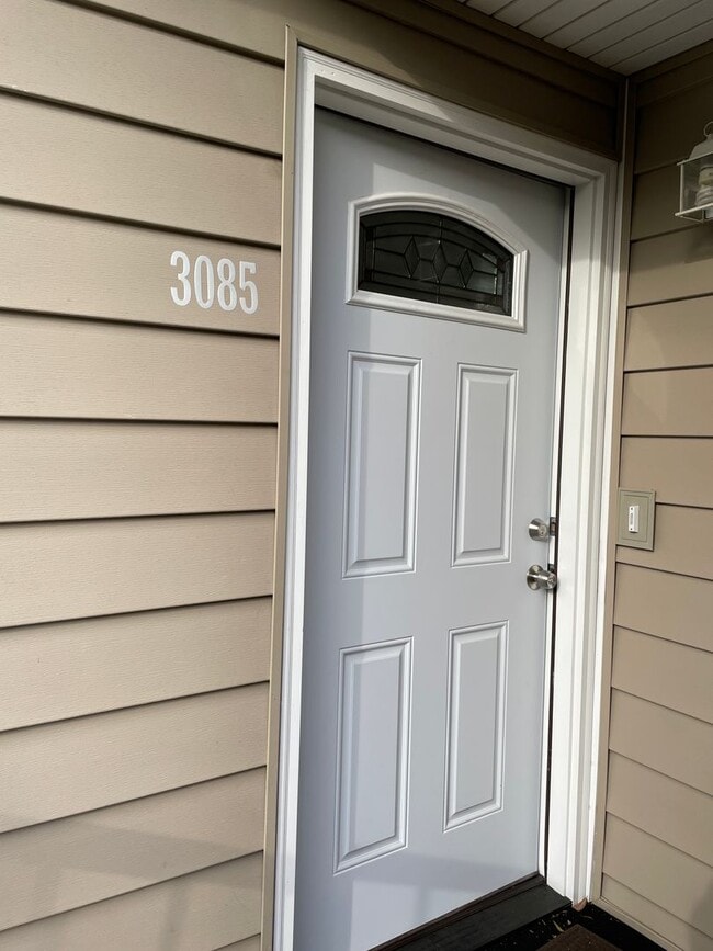 Building Photo - KellyCreek03