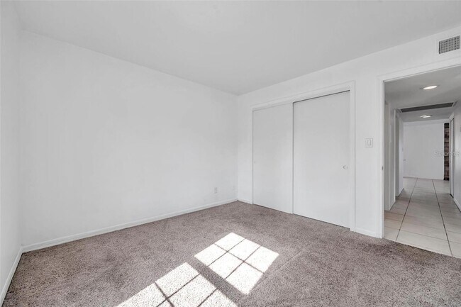 Building Photo - 107 Sea Horse Dr SE