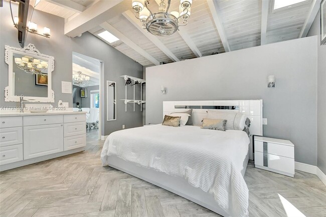 Building Photo - 2531 Gulfstream Ln